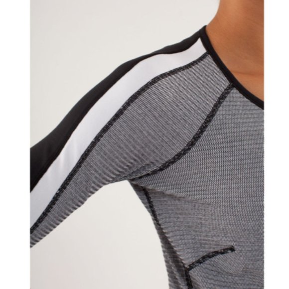 Lululemon Runder Under Black and White Long Sleeve - Picture 3 of 7